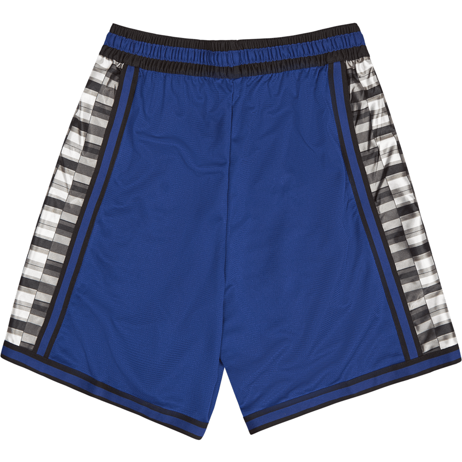 Nike Dri-FIT DNA + 8in Short